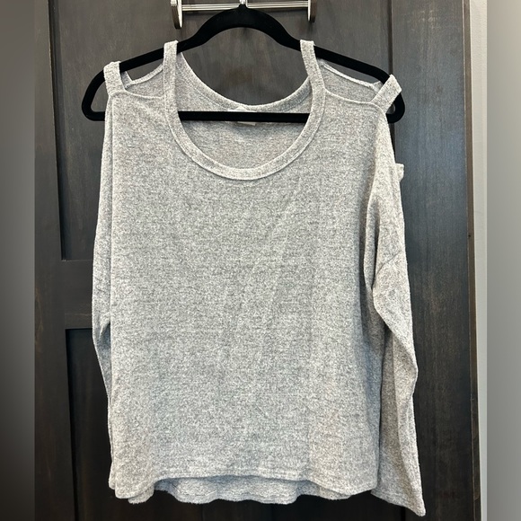 Cold Shoulder Top - Picture 1 of 5